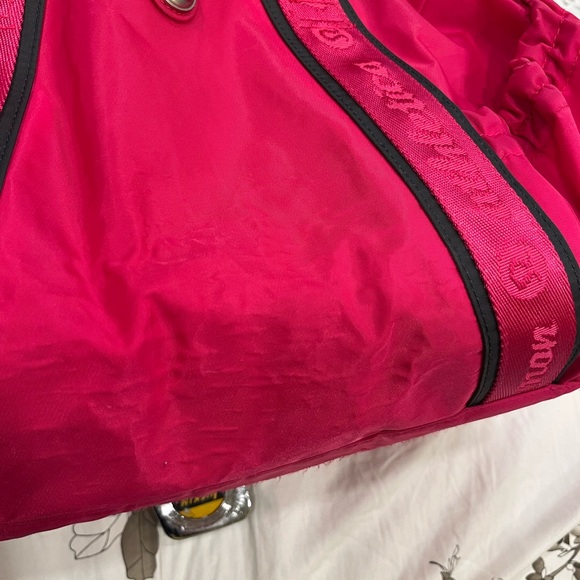 lululemon Jet  Runners Pink Duffel Bag - Hot Pink Weekend Tote - Picture 7 of 9